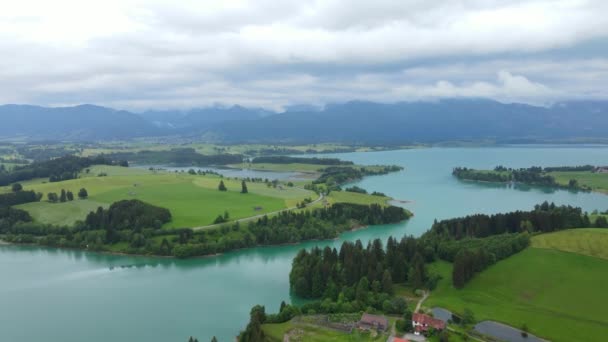 Letecký Pohled Jezero Forggensee Městě Fuessen Bavorsku Německo — Stock video