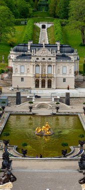 Bavyera 'daki Kral Ludwig Kalesi - LINDERHOF, GERMANY - 27 Mayıs 2020. Yüksek kalite fotoğraf