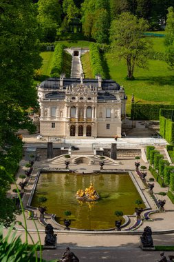 Bavyera 'daki Kral Ludwig Kalesi - LINDERHOF, GERMANY - 27 Mayıs 2020