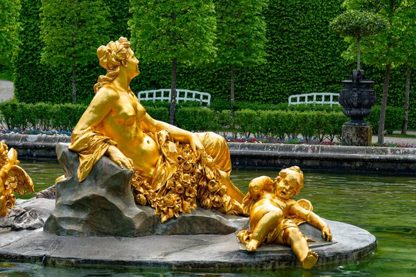 Der Goldene Brunnen Auf Schloss Linderhof Bayern Deutschland Linderhof Deutschland — Stockfoto