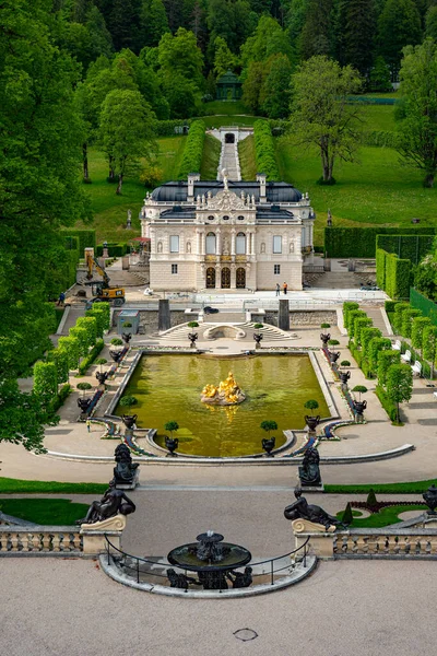 Bavyera 'daki Kral Ludwig Kalesi - LINDERHOF, GERMANY - 27 Mayıs 2020. Yüksek kalite fotoğraf