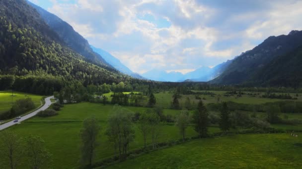 ドイツアルプスの典型的なバイエルン州の風景 アルガウ地区 空港からの眺め — ストック動画