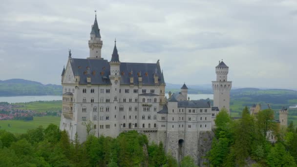 Famous Neuschwanstein Castle Bavaria Γερμανία Εναέρια Πλάνα — Αρχείο Βίντεο