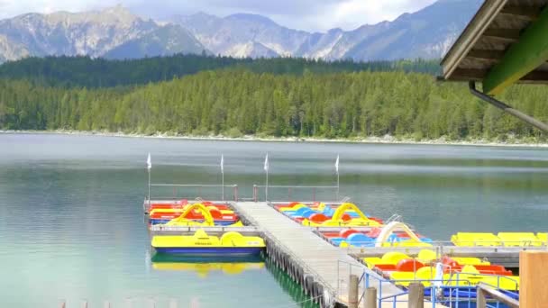 Aluguer Barco Lago Eibsee Baviera Alemanha Grainau Alemanha Maio 2020 — Vídeo de Stock