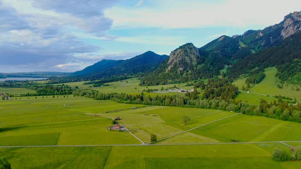Wspaniały bawarski krajobraz w Alpach Niemieckich - rejon Allgau — Zdjęcie stockowe