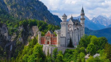 Bavyera Almanya 'daki ünlü Neuschwanstein Kalesi