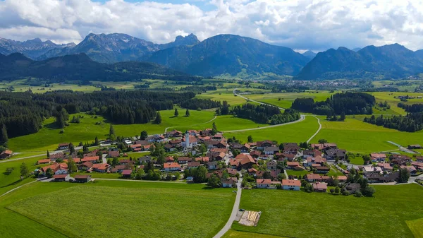 Wspaniały bawarski krajobraz w Alpach Niemieckich - rejon Allgau — Zdjęcie stockowe