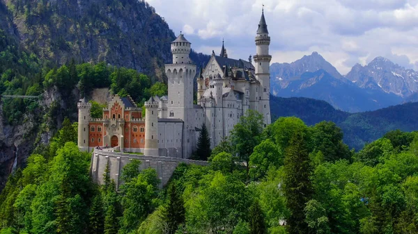 Berömda Neuschwanstein slott i Bayern Tyskland — Stockfoto