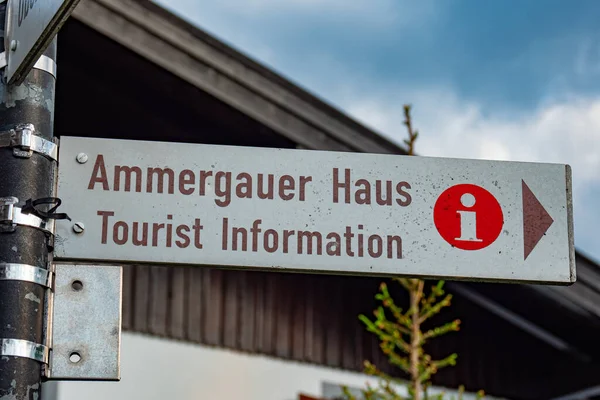 Bavaria, Oberammergau 의 Tourist Information at Oberammergau - OBERAMMERGAU, Germany - MAY 27, 2020 — 스톡 사진