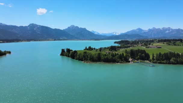 Widok Lotu Ptaka Jezioro Forggensee Mieście Fuessen Bawarii — Wideo stockowe