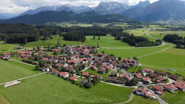 Das Dorf Eisenberg Allgäu Den Deutschen Alpen Luftaufnahme — Stockvideo