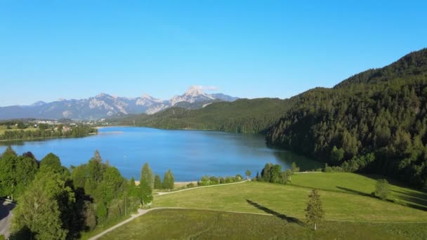 Jezioro Weissensee Bawarii Piękne Małe Jezioro Dzielnicy Allgau Zdjęcia Lotnicze — Wideo stockowe
