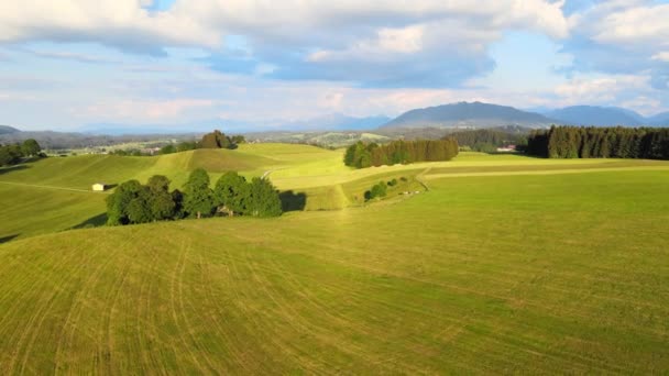 Vuelo Sobre Hermoso Paisaje Rural Baviera Allgau Los Alpes Alemanes — Vídeo de stock