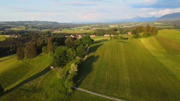 Vuelo Sobre Hermoso Paisaje Rural Baviera Allgau Los Alpes Alemanes — Vídeo de stock
