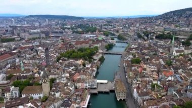 İsviçre 'deki Zürih üzerinde uçuş