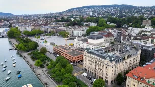 스위스 취리히 시 상공을 비행하는 모습 — 비디오