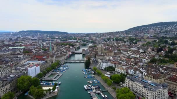 Stor etablering skott av staden Zürich i Schweiz — Stockvideo