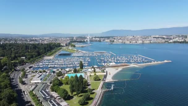 Vista panoramica sul lago di Ginevra in Svizzera — Video Stock