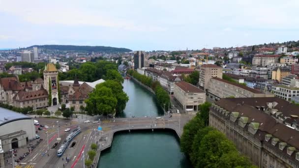 Volo sulla città di Zurigo in Svizzera — Video Stock