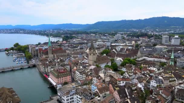 Voo sobre a cidade de Zurique, na Suíça — Vídeo de Stock