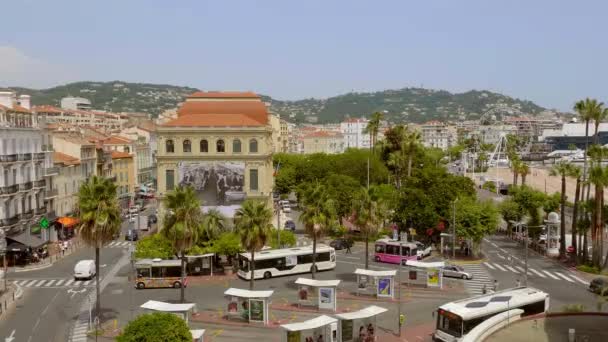 Letecký pohled na město Cannes - CITY OF CANNES, FRANCIE - 12. června 2020 — Stock video