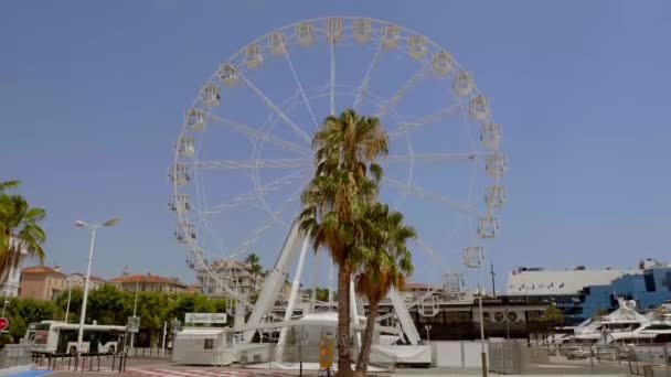 La passeggiata lungo il Mar Mediterraneo a Cannes - CITTÀ DI CANNES, FRANCIA - 12 LUGLIO 2020 — Video Stock