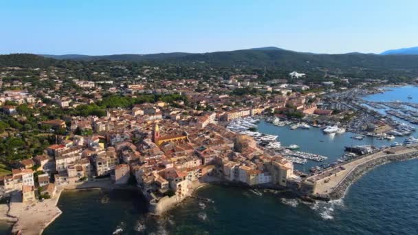 Saint Tropez em França, localizado no Mar Mediterrâneo, na Costa do Marfim — Vídeo de Stock