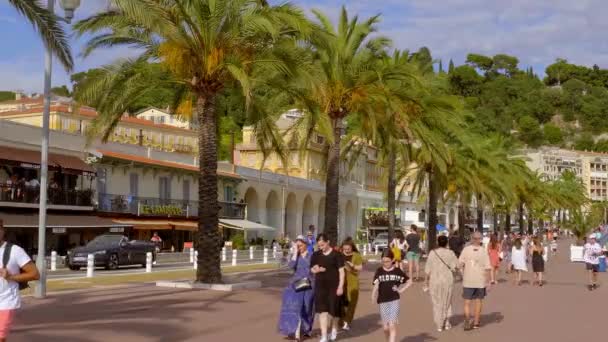 Мбаппе Ривера и пляж Ниццы на Лазурном Берегу - CITY OF NICE, Франция - 10 июля 2020 года — стоковое видео