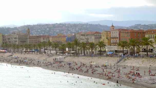 Colorida Riviera del casco antiguo de Niza llamado Muelle de las Naciones Unidas — Vídeos de Stock