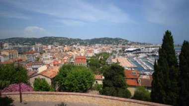 Cannes şehrinin hava manzarası