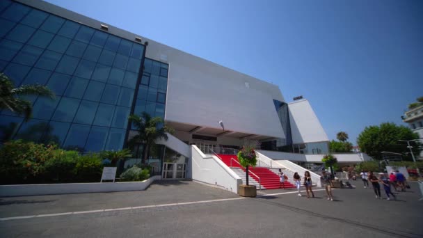 Festivalpalatset i Cannes och kongresscentrum - CANNES stad, Frankrike - 12 juli 2020 — Stockvideo