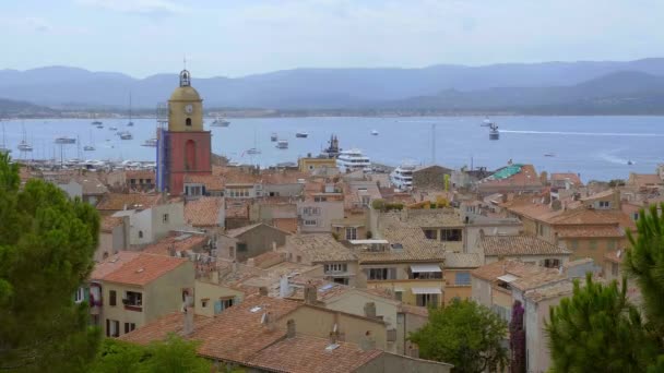 Vista aérea sobre a cidade de Saint Tropez bairro histórico — Vídeo de Stock