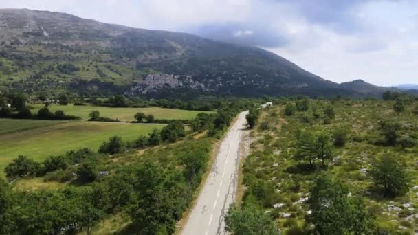 Fransız Alpleri üzerinde inanılmaz bir hava manzarası. — Stok video