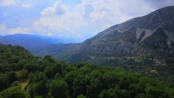 Niesamowity widok z powietrza na Alpy Francuskie — Wideo stockowe