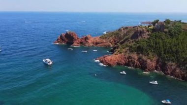 Fransa 'da Cote D Azur' da Cap Roux 'da inanılmaz bir hava manzarası var.