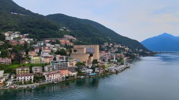 Lugano Gölü 'ndeki Campione Köyü. — Stok video