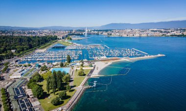 İsviçre 'de Cenevre Gölü üzerinde Aeial manzara