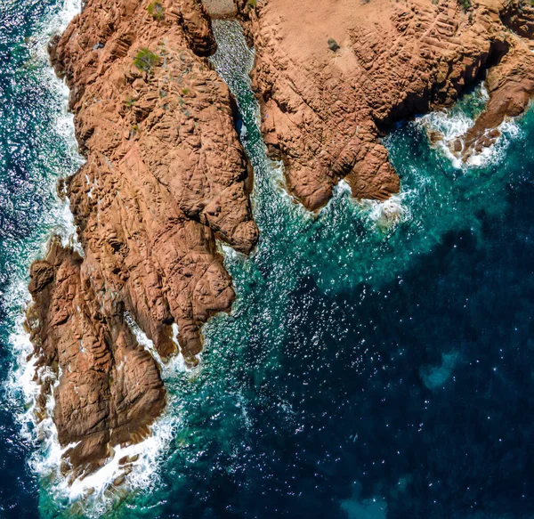 Atemberaubende Luftaufnahme über Cap Roux in Frankreich an der Cote d Azur — Stockfoto