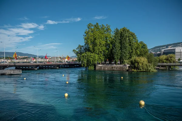 Beau lac Léman dans la ville de Genève en Suisse — Photo
