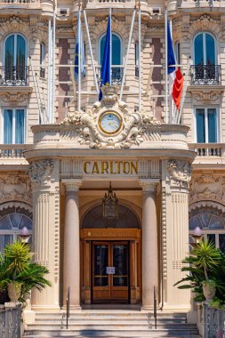 Cannes 'daki ünlü Carlton Oteli - CANNES, FRANCE - 12 Temmuz 2020
