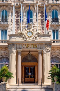 Cannes 'daki ünlü Carlton Oteli - CANNES, FRANCE - 12 Temmuz 2020