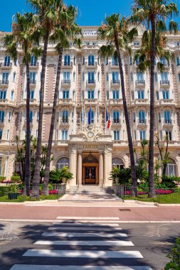 Cannes 'daki ünlü Carlton Oteli - CANNES, FRANCE - 12 Temmuz 2020