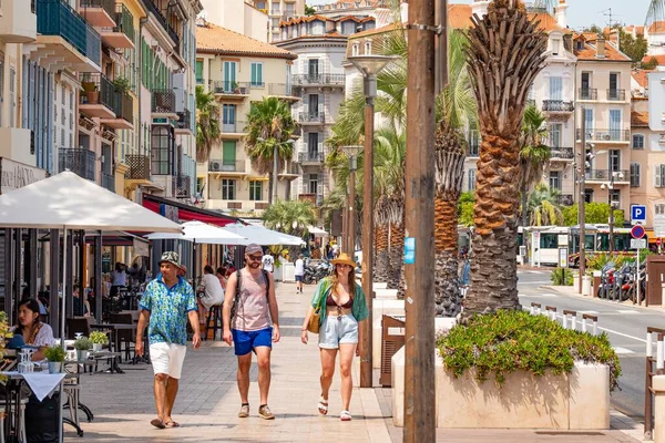 People Walking Croisette Promenade Cannes Cannes France July 2020 — Stock Photo, Image