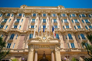 Cannes 'daki ünlü Carlton Oteli - CANNES, FRANCE - 12 Temmuz 2020