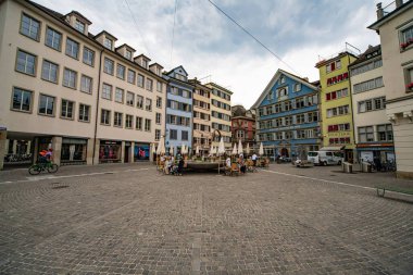 İsviçre 'nin Zürih Tarihi Bölgesi - ZURICH, SWitzERLAND - 15 Temmuz 2020