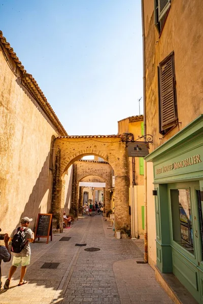 Toeristen Wandelen Door Stad Saint Tropez Tropez Frankrijk Juli 2020 — Stockfoto