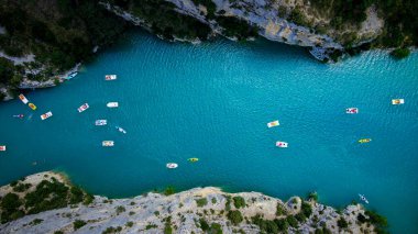 Fransa 'da Verdon Nehri' ndeki tekneler - Verdon Kanyonu ünlü bir simgedir.