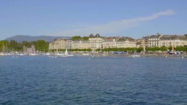 İsviçre 'nin Cenevre şehrinde Cenevre Gölü - GENEVA, SWitzERLAND - 8 Temmuz 2020