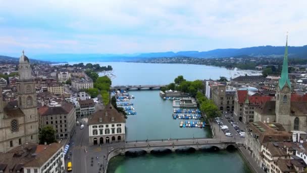 Zürih Sviçre Deki Limmat Nehri Üzerinden Uçuş Görüntüleri — Stok video