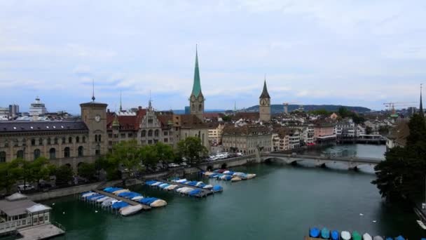 Vlucht over de stad Zürich in Zwitserland — Stockvideo